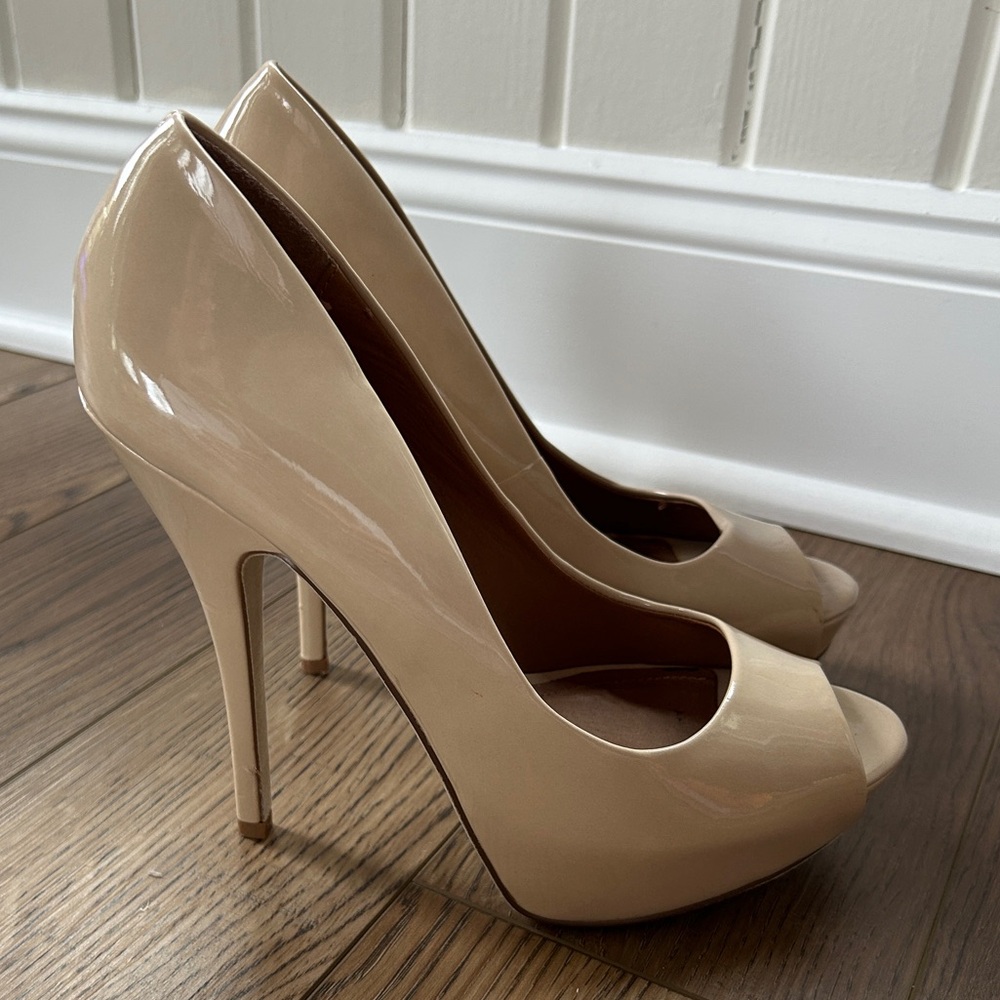Aldo patent leather tan color high stiletto heel w/open toe